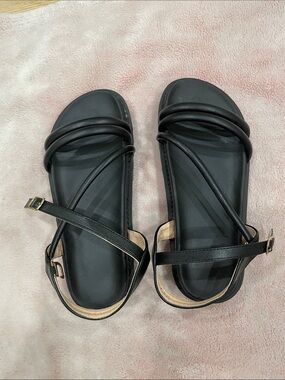 Black Strappy Flat Sandals with Small platform/ Chunky heel